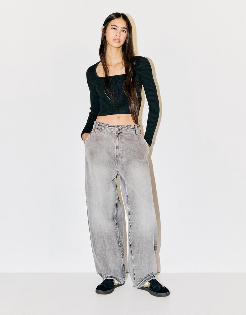 

Свитер с квадратным вырезом и завязкой. Bershka, черный