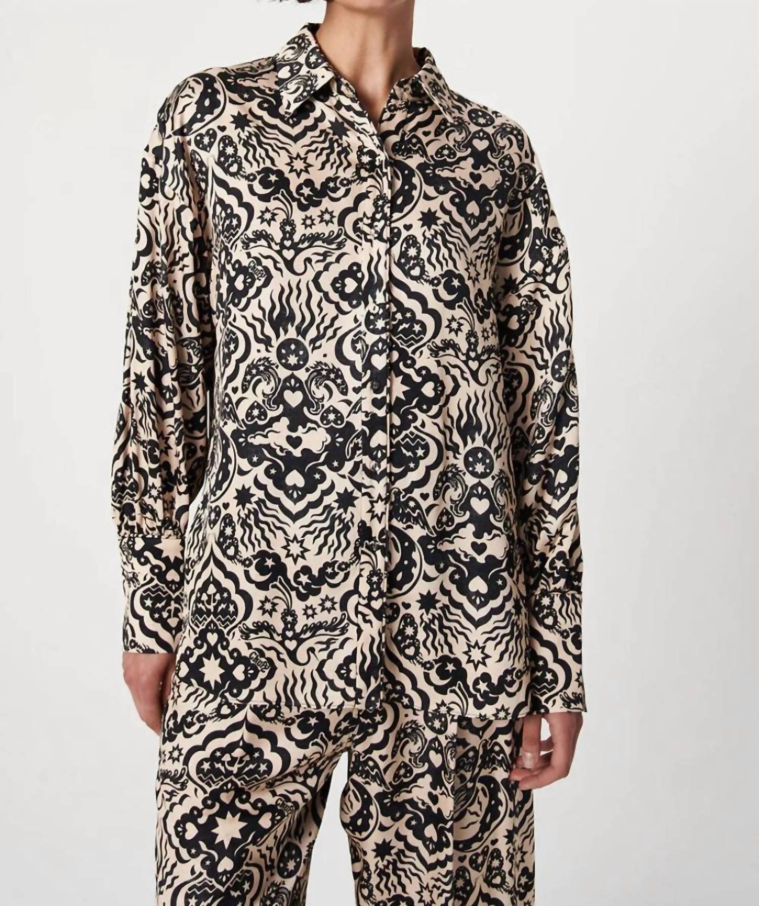 

Рубашка Liv Button Down в трафаретном черном цвете CHUFY