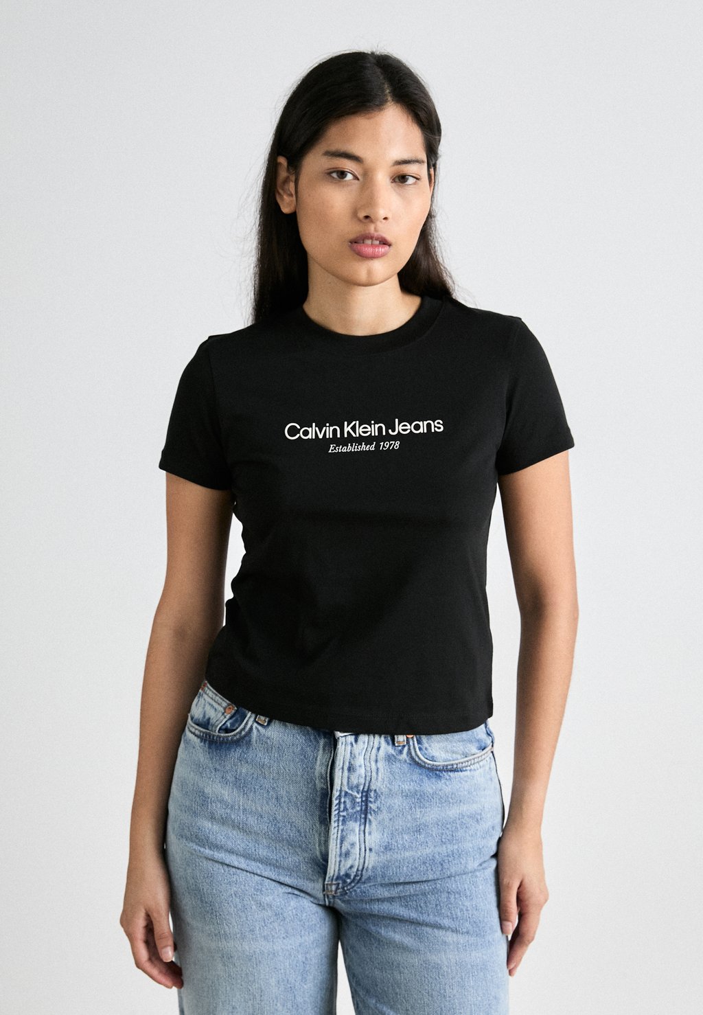 

Принт на футболке INSTITUTIONAL GRAPHIC Calvin Klein, черный