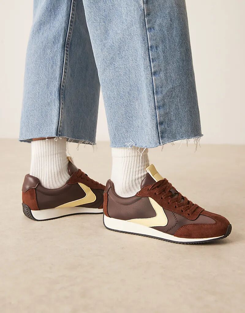 Кроссовки для бега ASOS DESIGN Daily со шнуровкой коричневого и желтого цветов