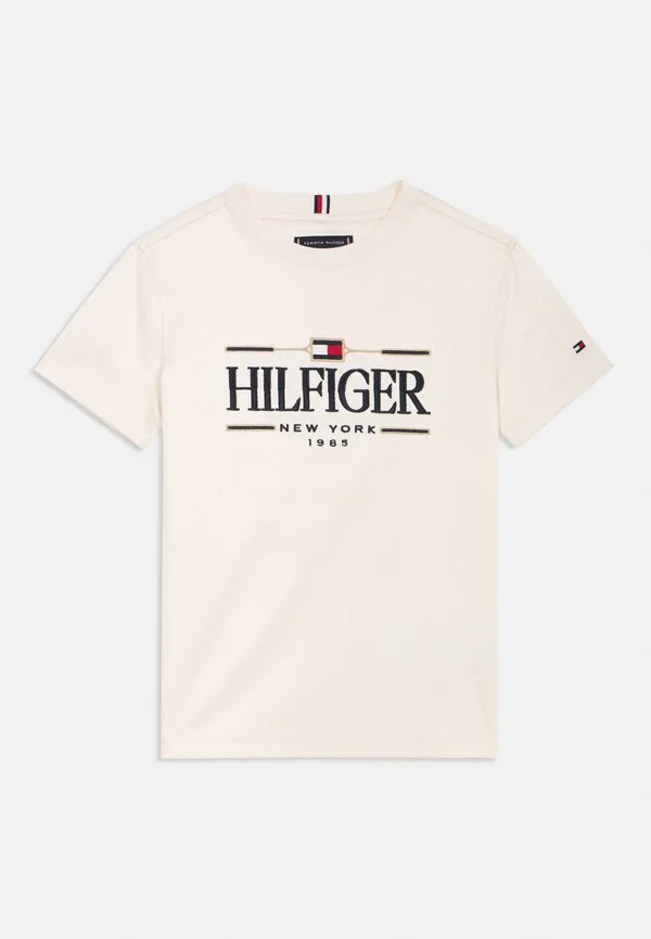 Футболка из трикотажа интерлок с вышивкой логотипа. Tommy Hilfiger, Ancient White