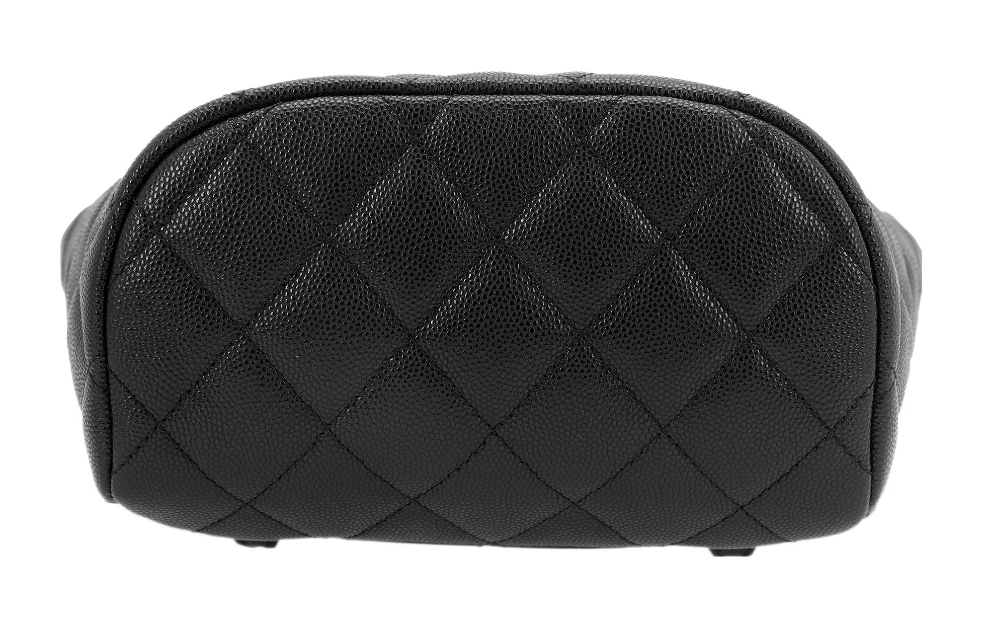 Маленький рюкзак 23S из зернёной телячьей кожи чёрный AS4058 CHANEL — фото 4