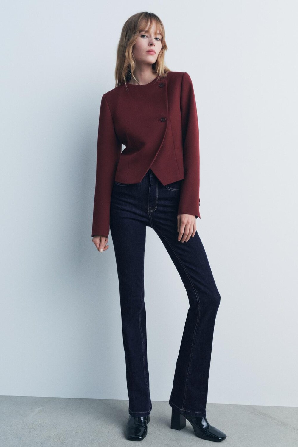 

Укороченная куртка ZARA, цвет wine