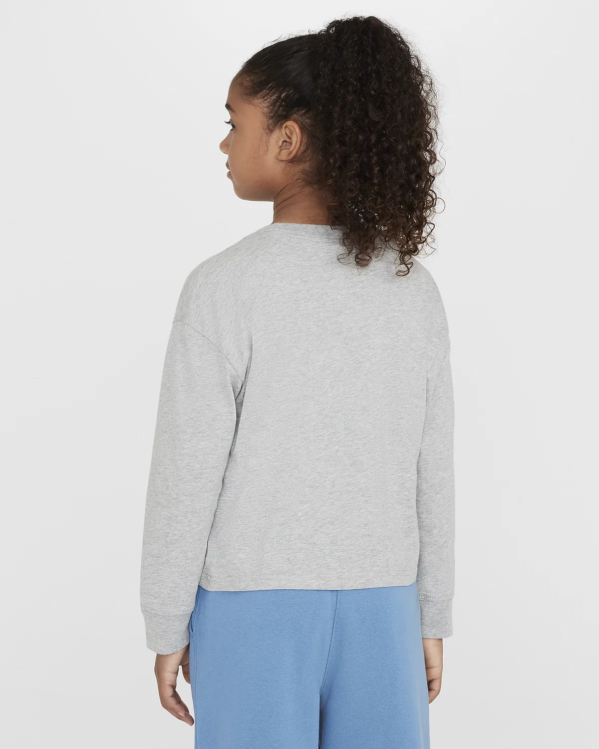 Длинный рукав футболка Nike Sportswear Essential для детей (девочек), Dark Grey Heather — фото 2