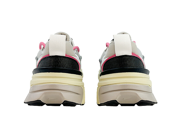 Кроссовки Nike V2K Run для женщин — фото 3