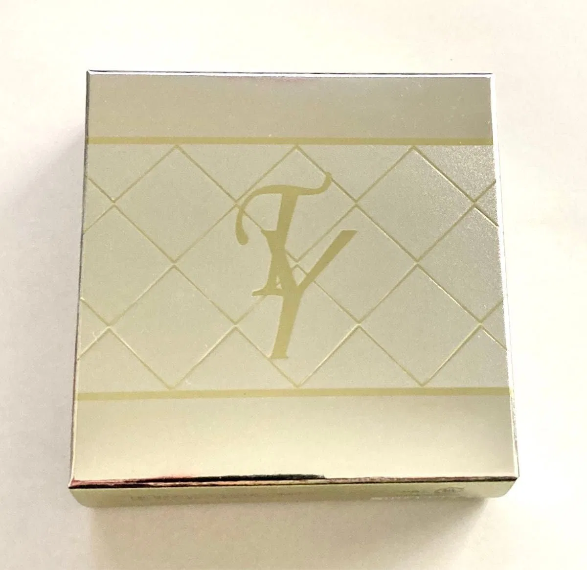 Тональное средство Estefact Jewelry Pact U_N Foundation Refill 12 г кремовый золотой & лавандовый