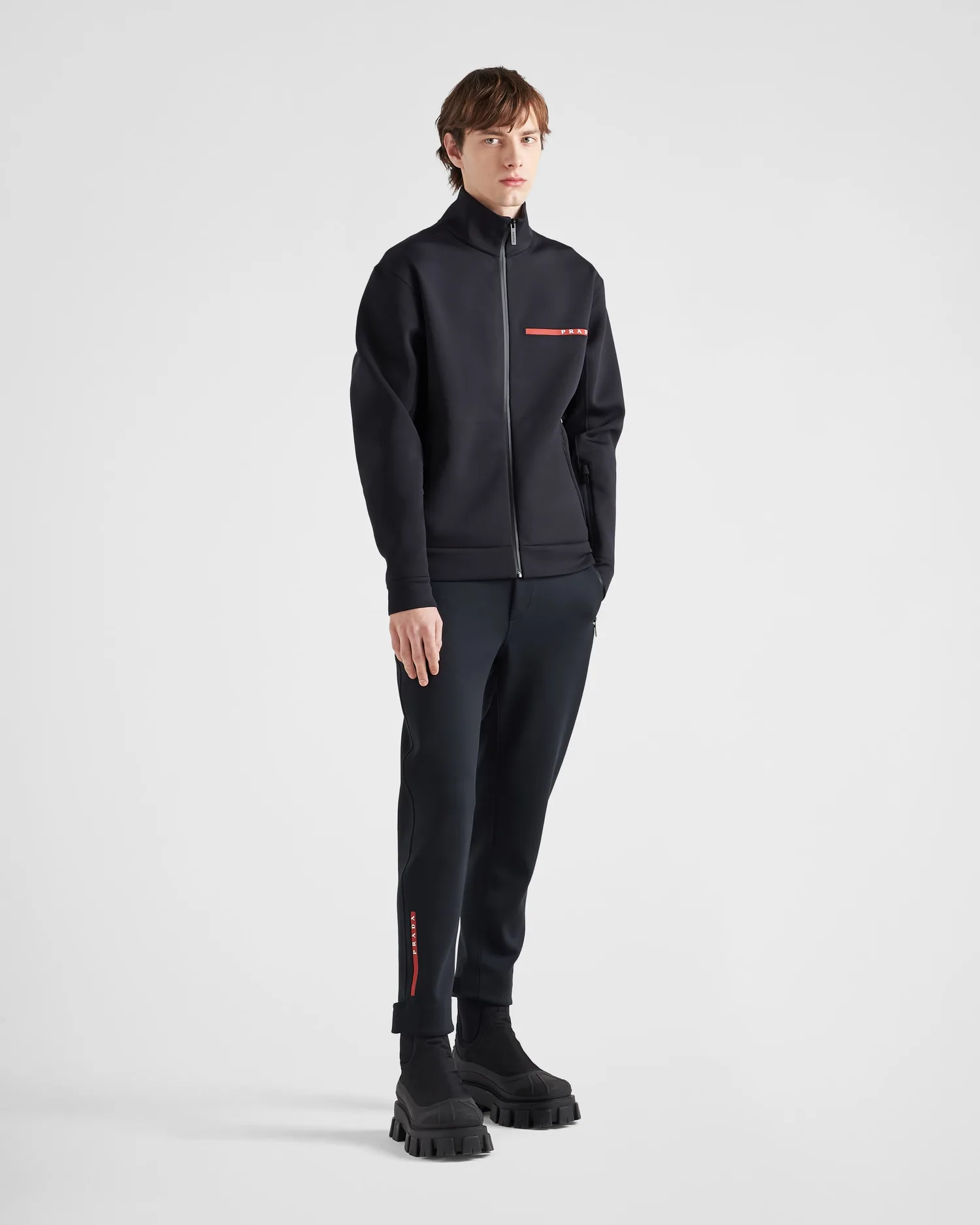 Спортивная кофта на молнии из переработанного двойного трикотажа Prada, черный — фото 2