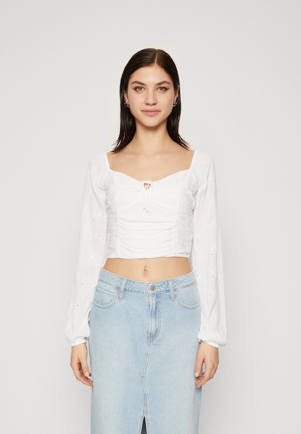 

Футболка с длинными рукавами Long-Sleeve Ruched Waist Top Hollister Co.