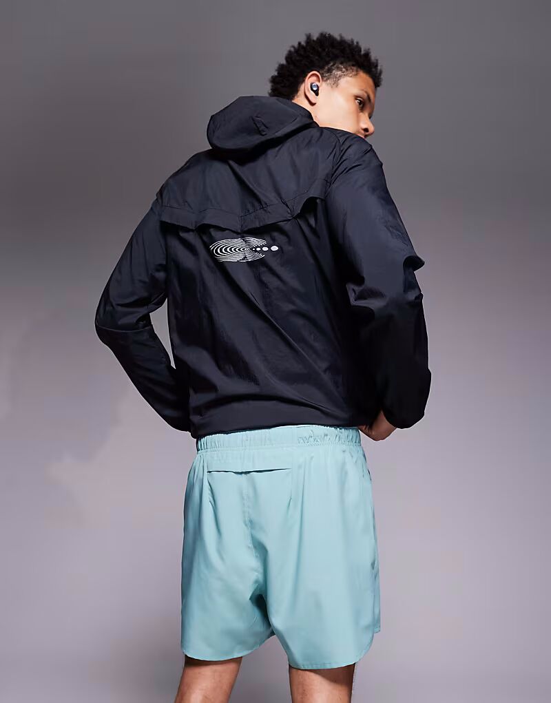 Шорты Running Challenger Dri-FIT 5 дюймов зеленого цвета Nike Running — фото 3