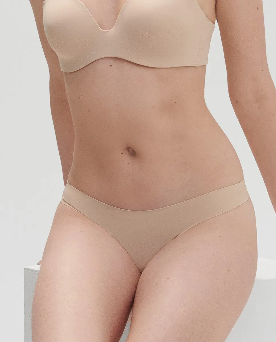 

Простые стринги Essentiel Simone Pérèle, цвет Nude