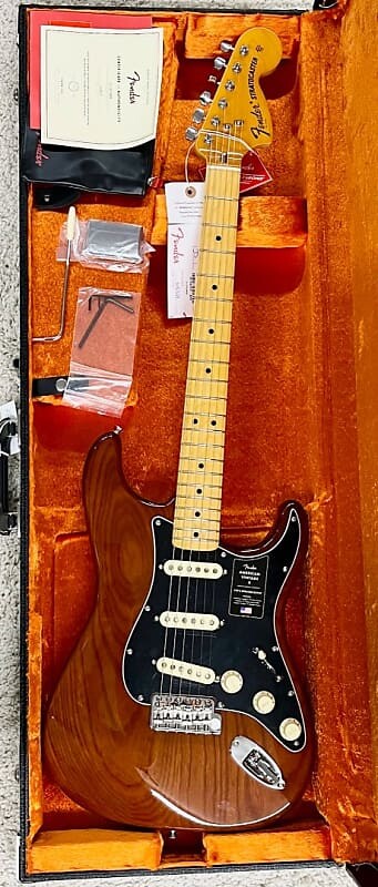 

Электрогитара Fender American Vintage II 1973 Mocha Stratocaster Electric Guitar with HardCase