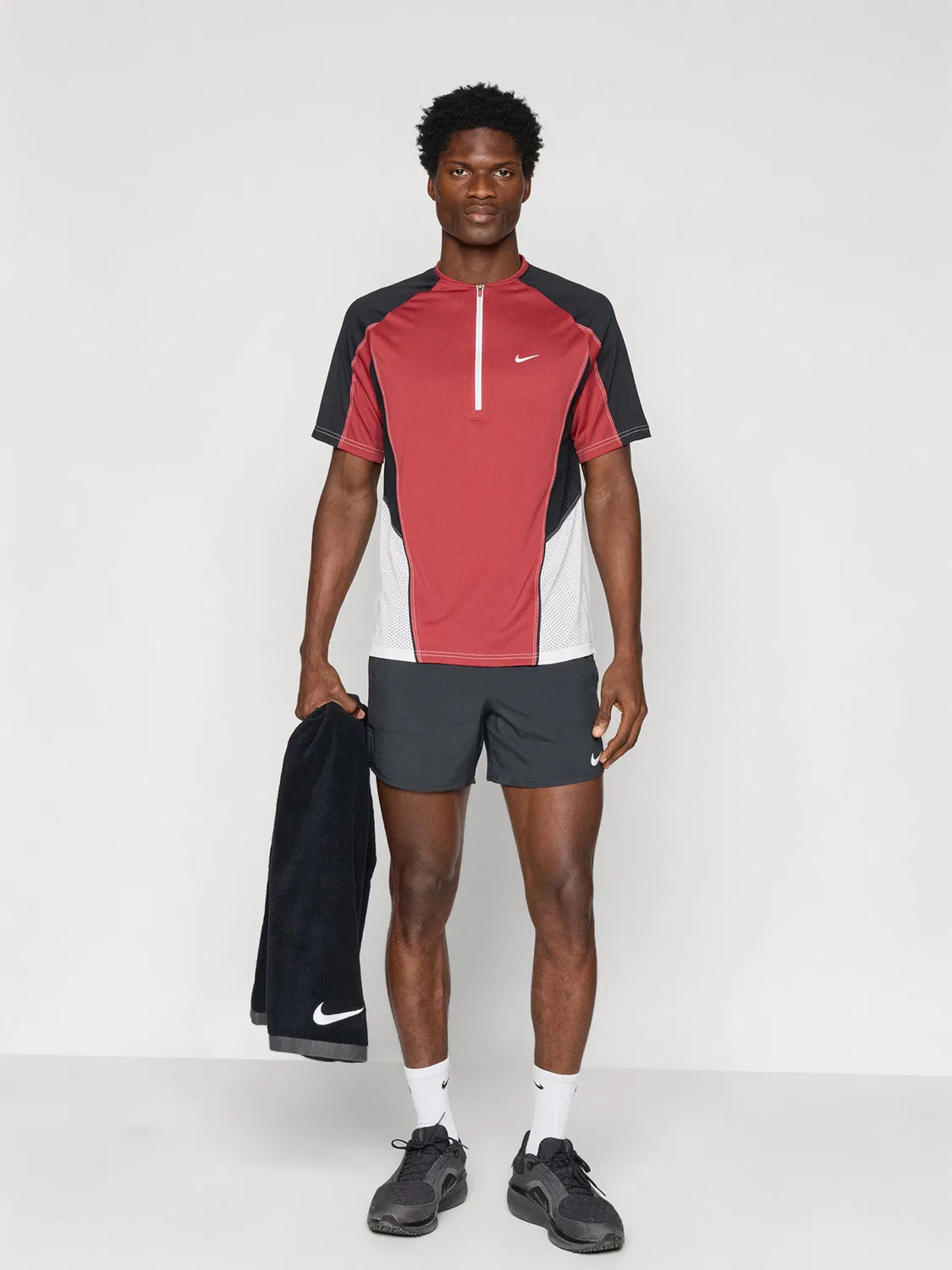 Спортивная футболка 'RETRO' Nike, Cranberry — фото 4