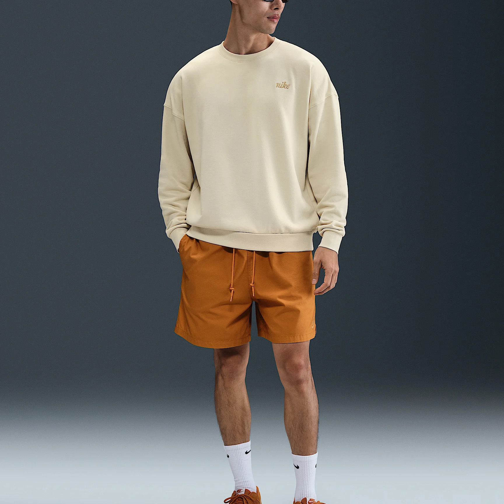 Nike Свитшот мужской Light Khaki/Light Khaki/Parachute Beige — фото 3