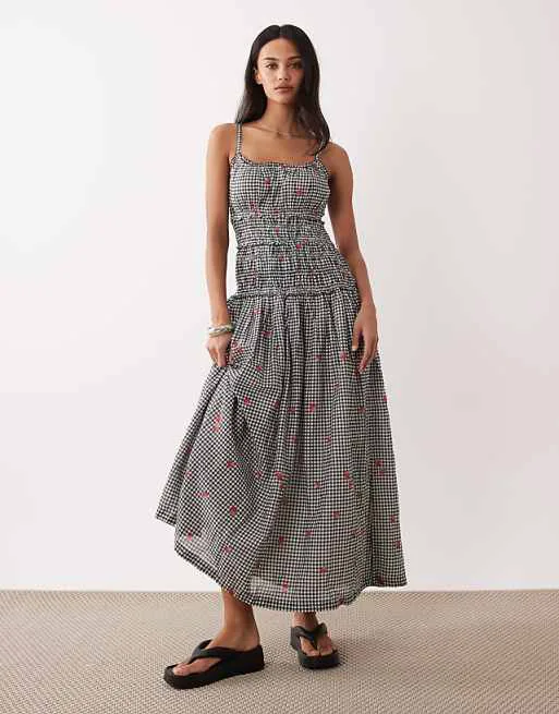 

Черное платье макси со сборками и заниженной талией Abercrombie & Fitch