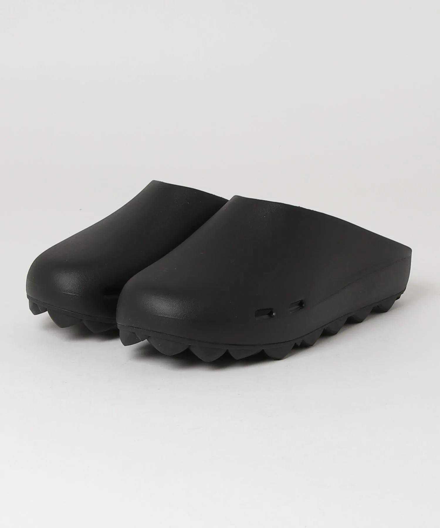 Мужские сандалии PPACO LUX-1 AIR STUDDED SOLE чёрные