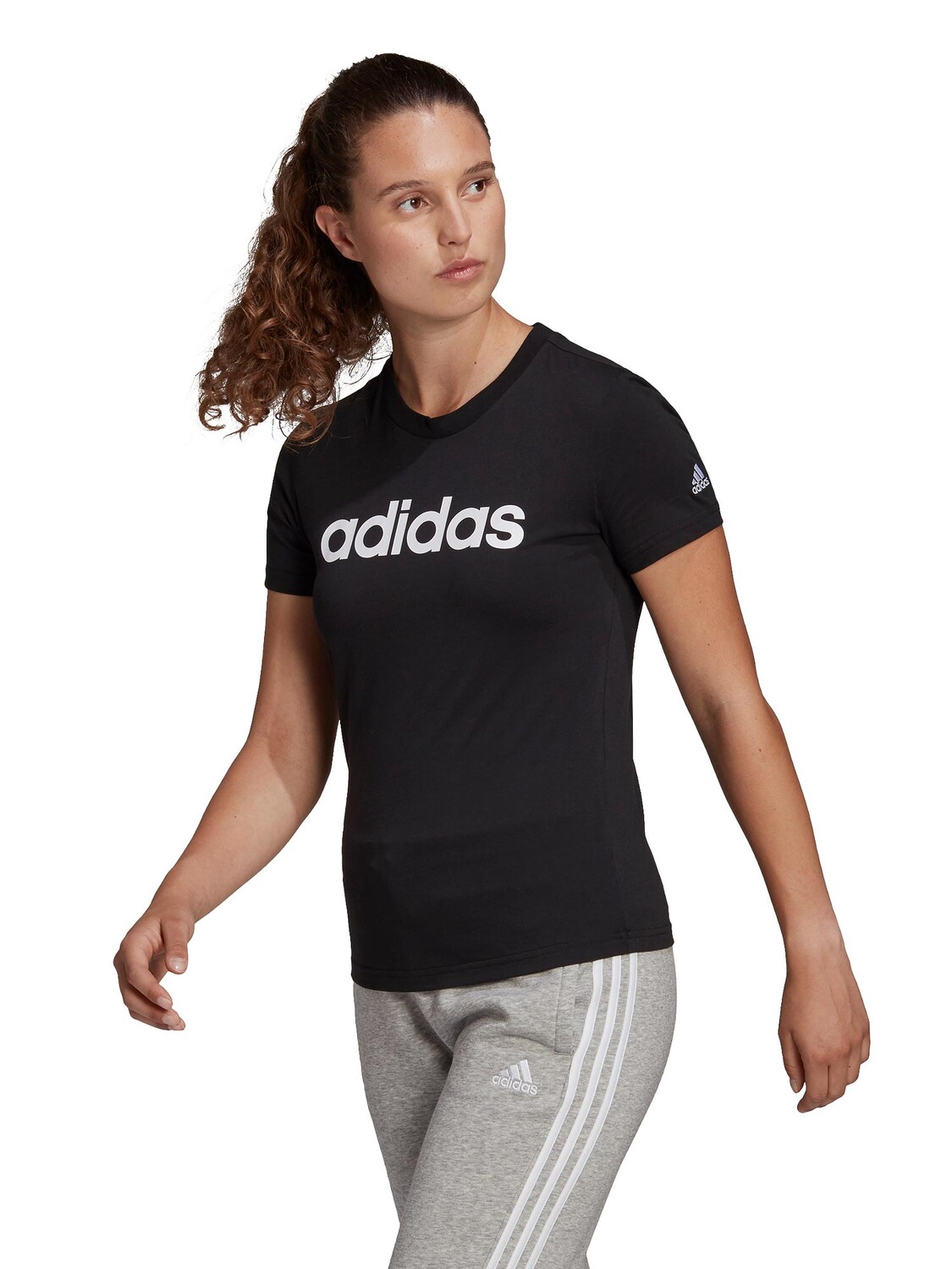 

Футболка Adidas Sportswear LOUNGEWEAR Essentials Slim Logo, черный