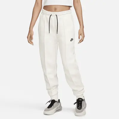 

Джоггеры Nike Sportswear Tech Fleece, цвет Pale Ivory/Black