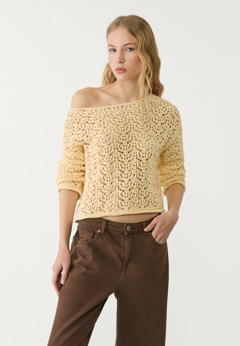

Свитер OPEN-WITH A BOAT NECK Stradivarius, светло-желтый