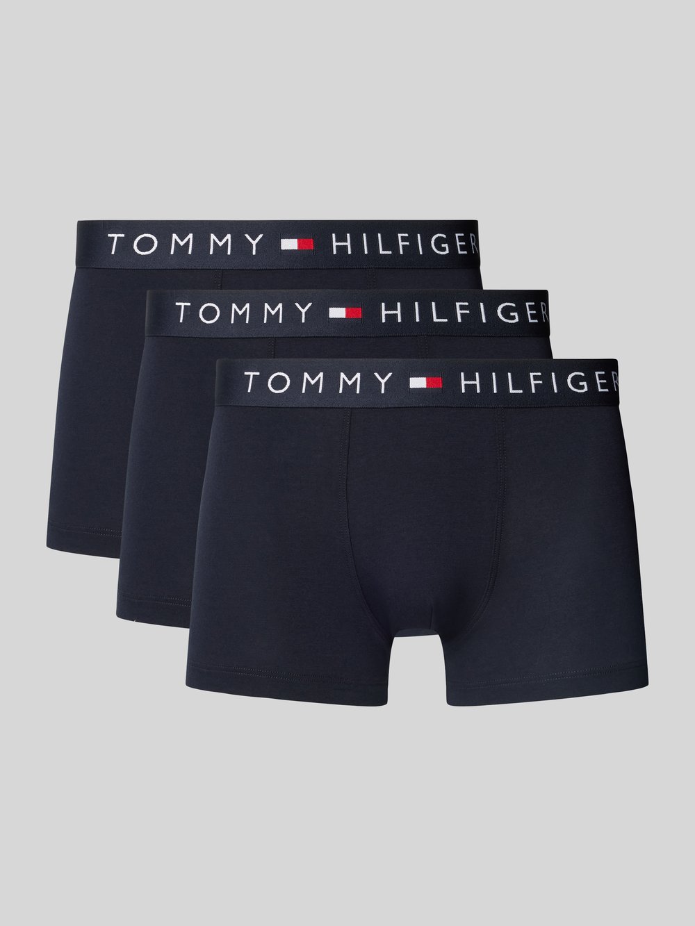 

Трусы с этикетками в упаковке по 3 шт Tommy Hilfiger