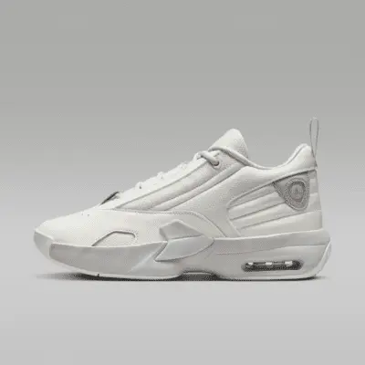 

Кроссовки Jordan Max Aura 6, цвет Sail/Neutral Grey/Sail
