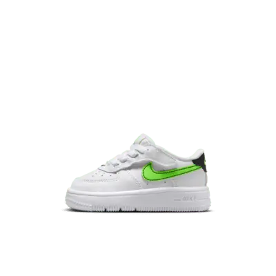 

Кроссовки Nike Force 1 Low EasyOn, цвет White/Black/Green Strike