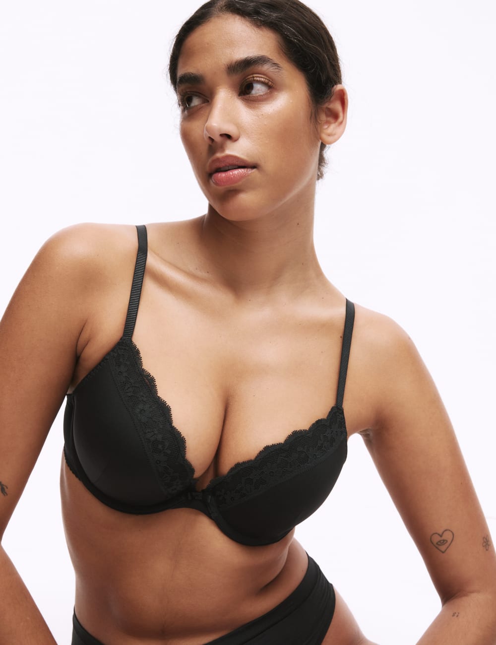 

Кружевной бюстгальтер Push-Up на косточках AE Marks & Spencer, черный