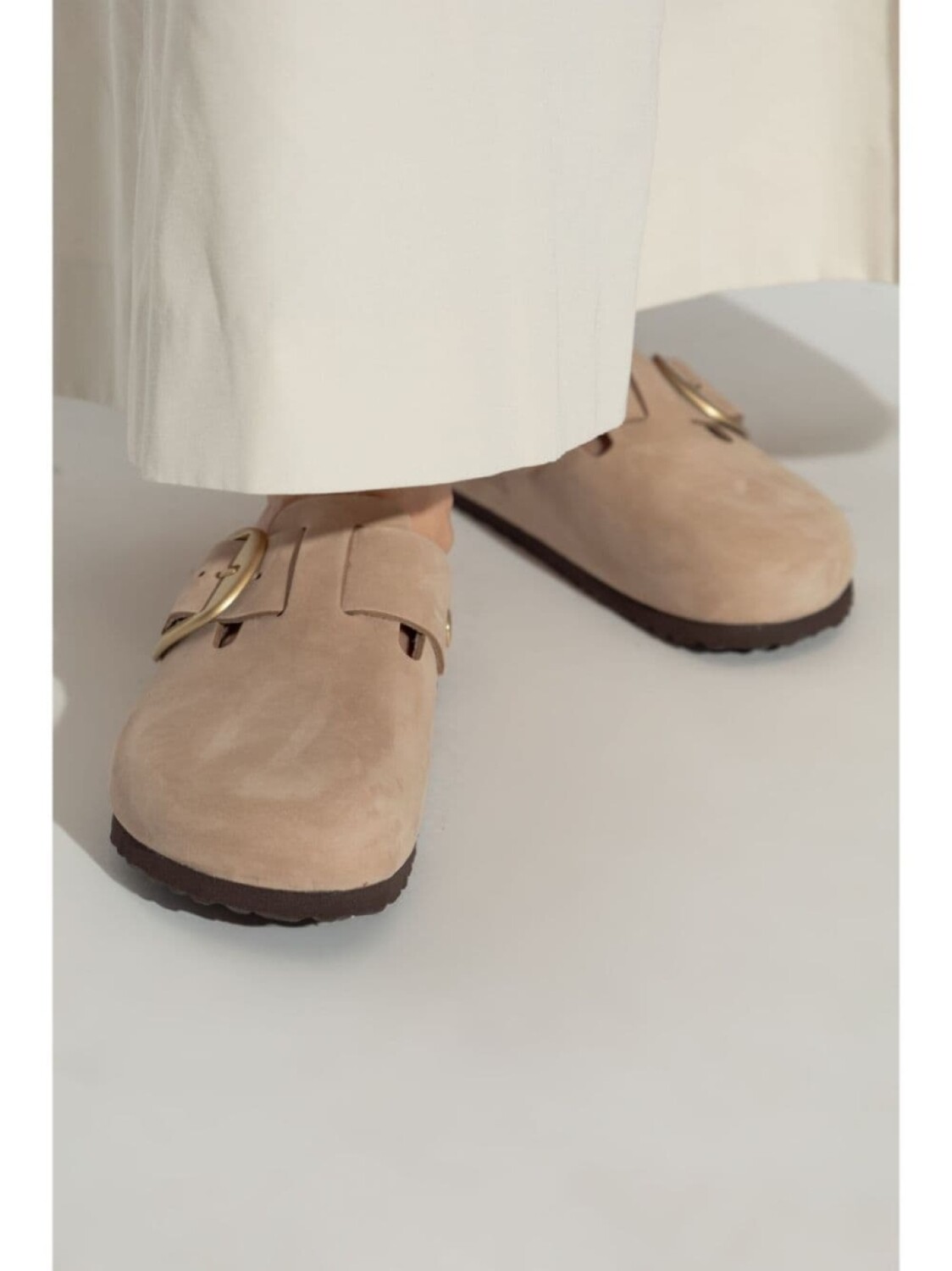 Birkenstock кожаные сандалии с пряжками, нейтральный цвет — фото 2