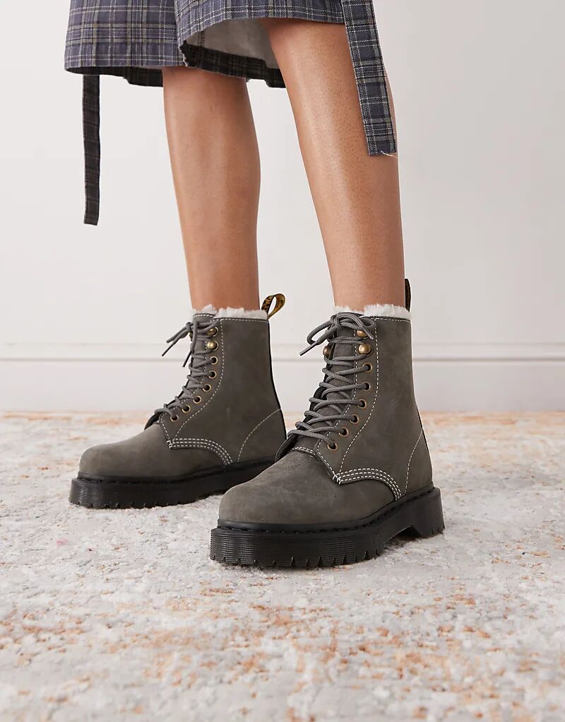 Ботинки Dr Martens 1460 Pascal Bex с подкладкой из овчины серого цвета