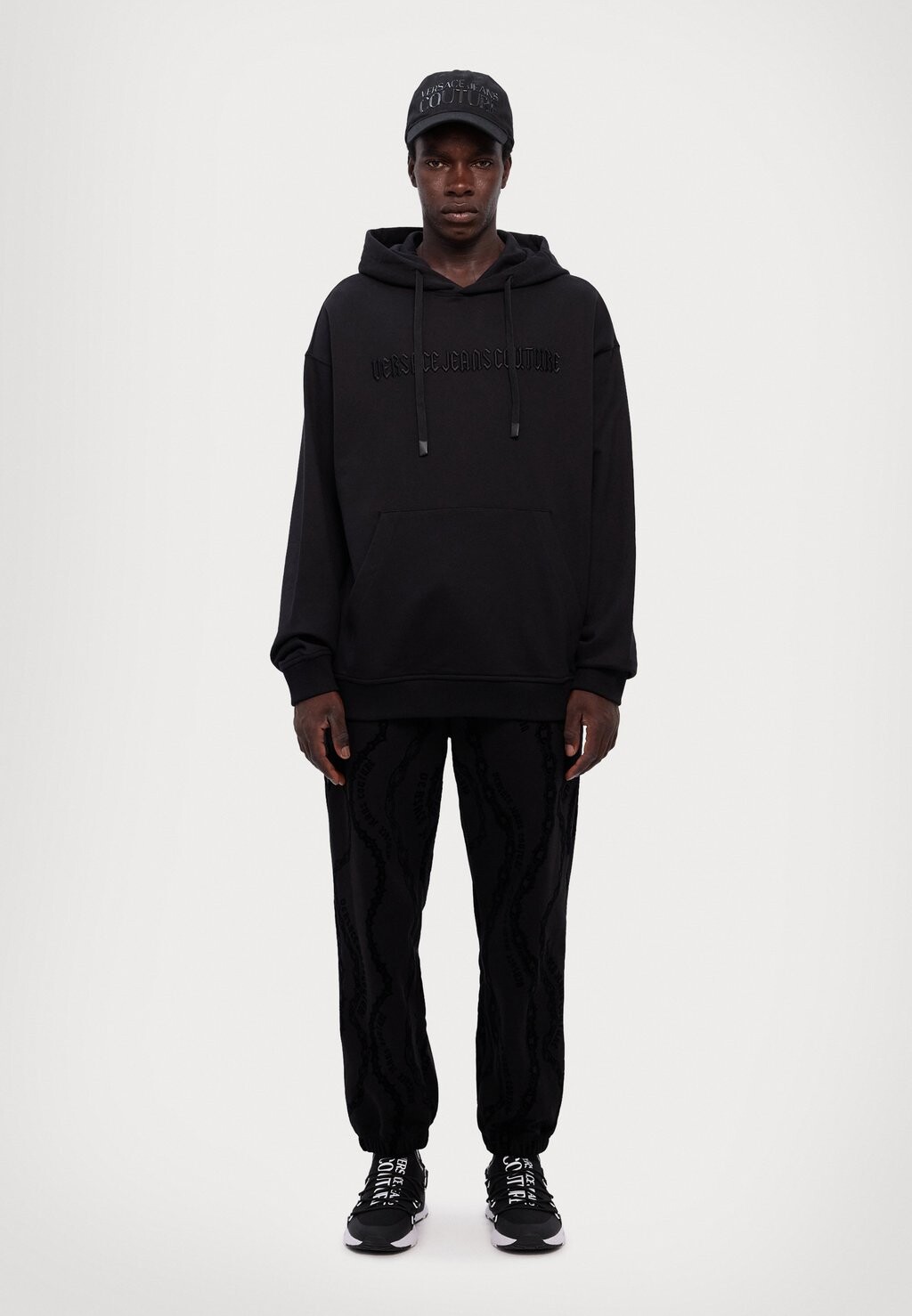 

Толстовка с капюшоном GOTH LOGO LINE Versace Jeans Couture, черный
