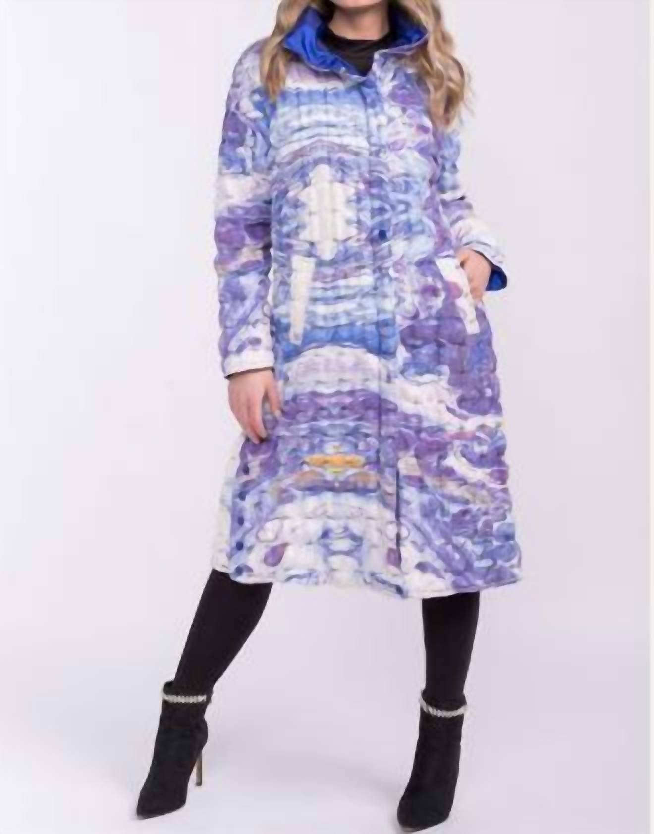 

Реверсивный стеганый плащ в фиолетово-синем лабиринте UbU