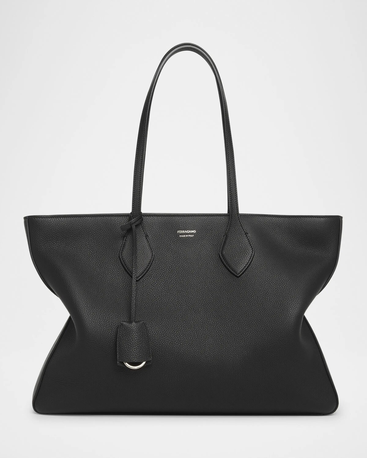 

Кожаная большая сумка на молнии Star Ferragamo, цвет Nero