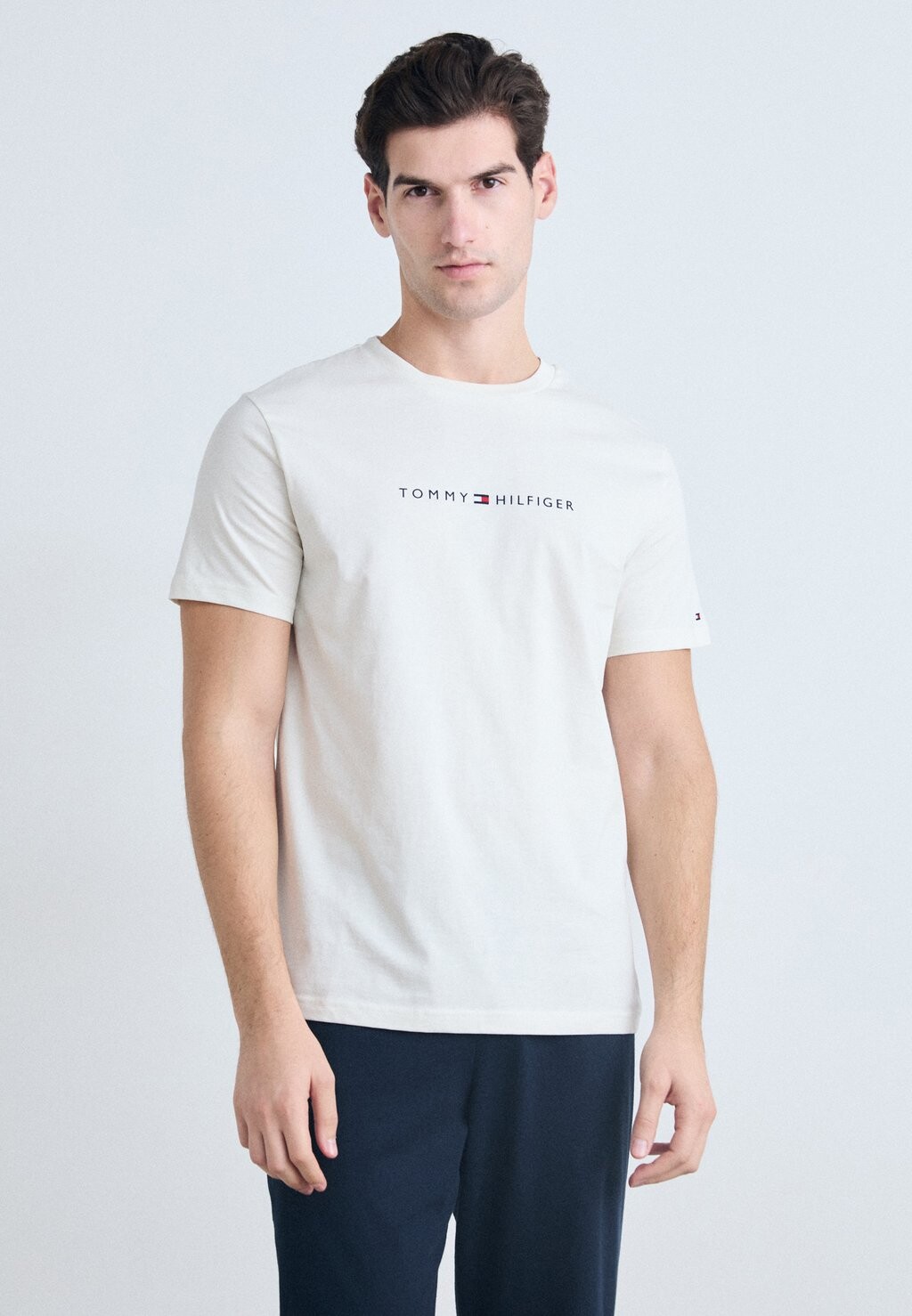 

Верх пижамы TEE Tommy Hilfiger, молочный