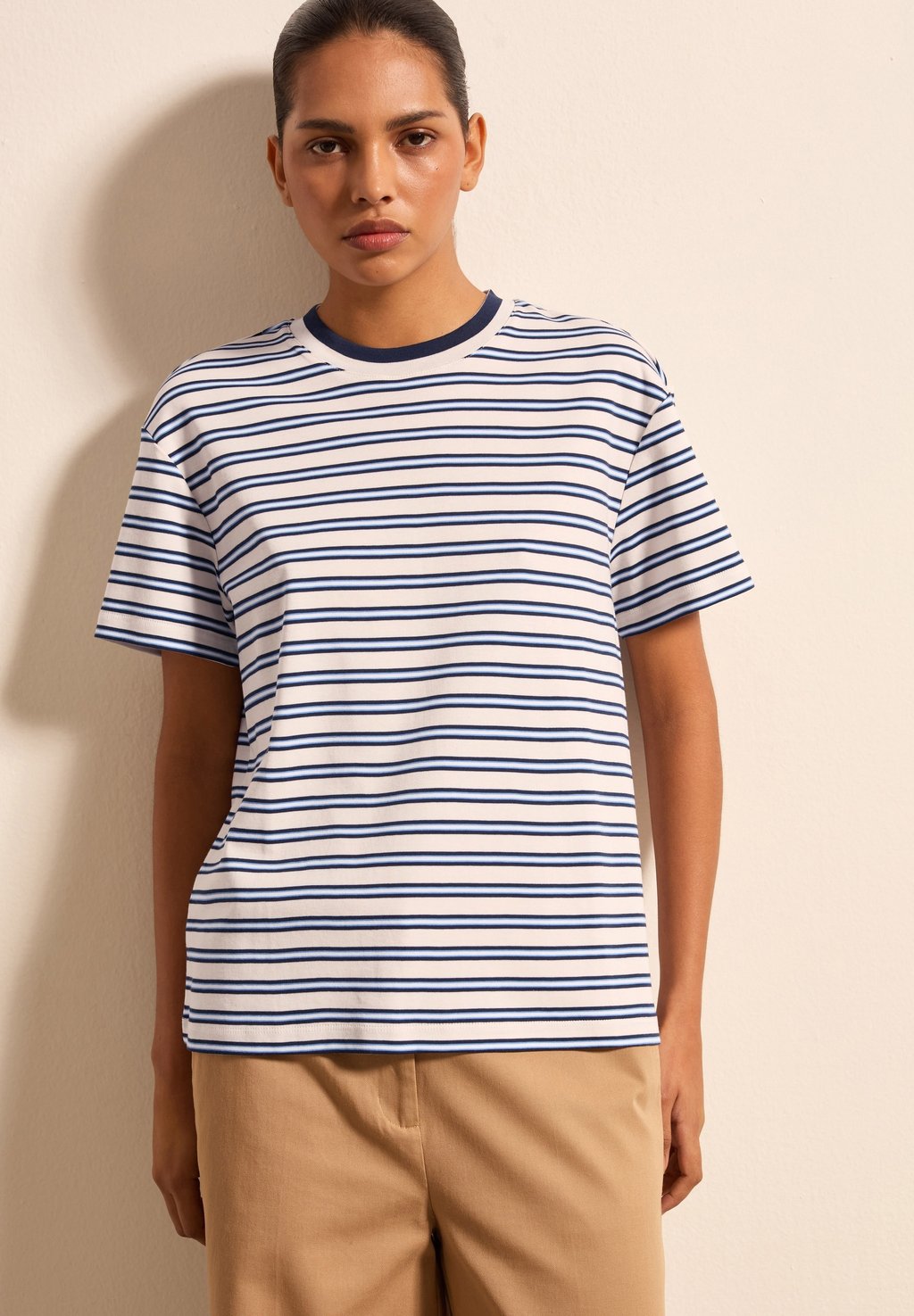 

Футболка с принтом WITH HORIZONTAL STRIPES Stefanel, белый