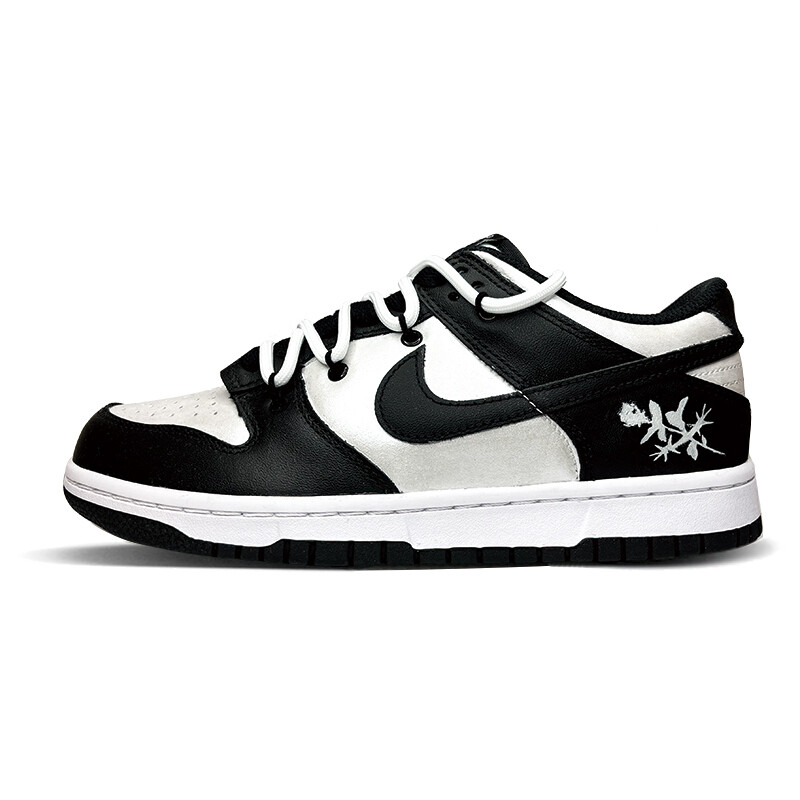 

Кроссовки Nike Dunk Skateboarding Shoes Women's Low-top Black/silver, черный/серебряный