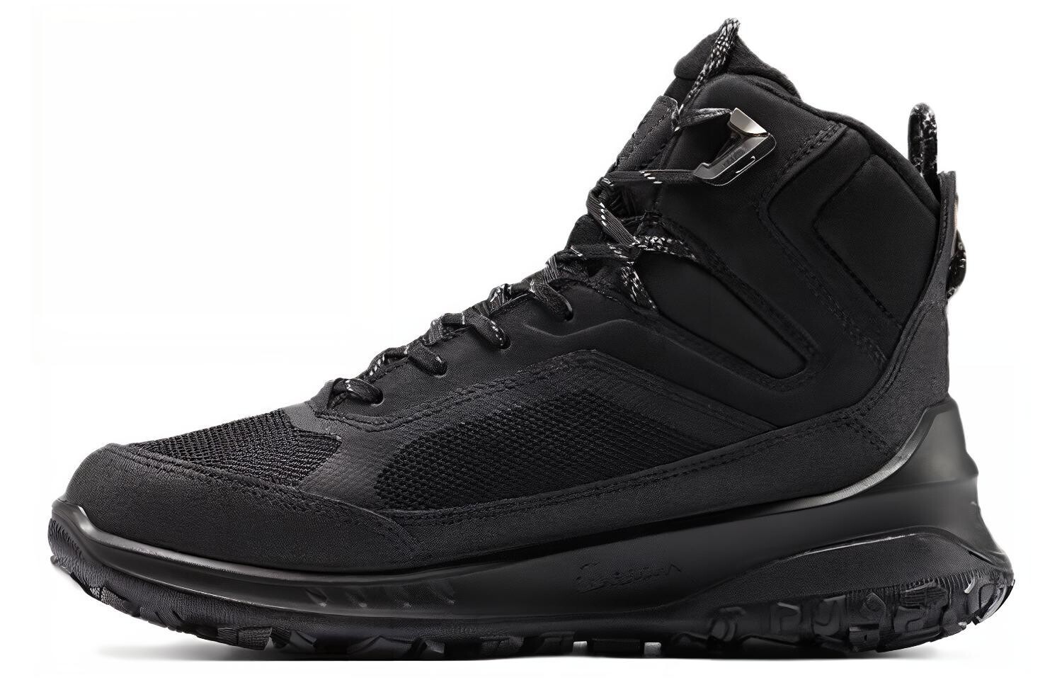 

Кроссовки женские низкие черные Ecco