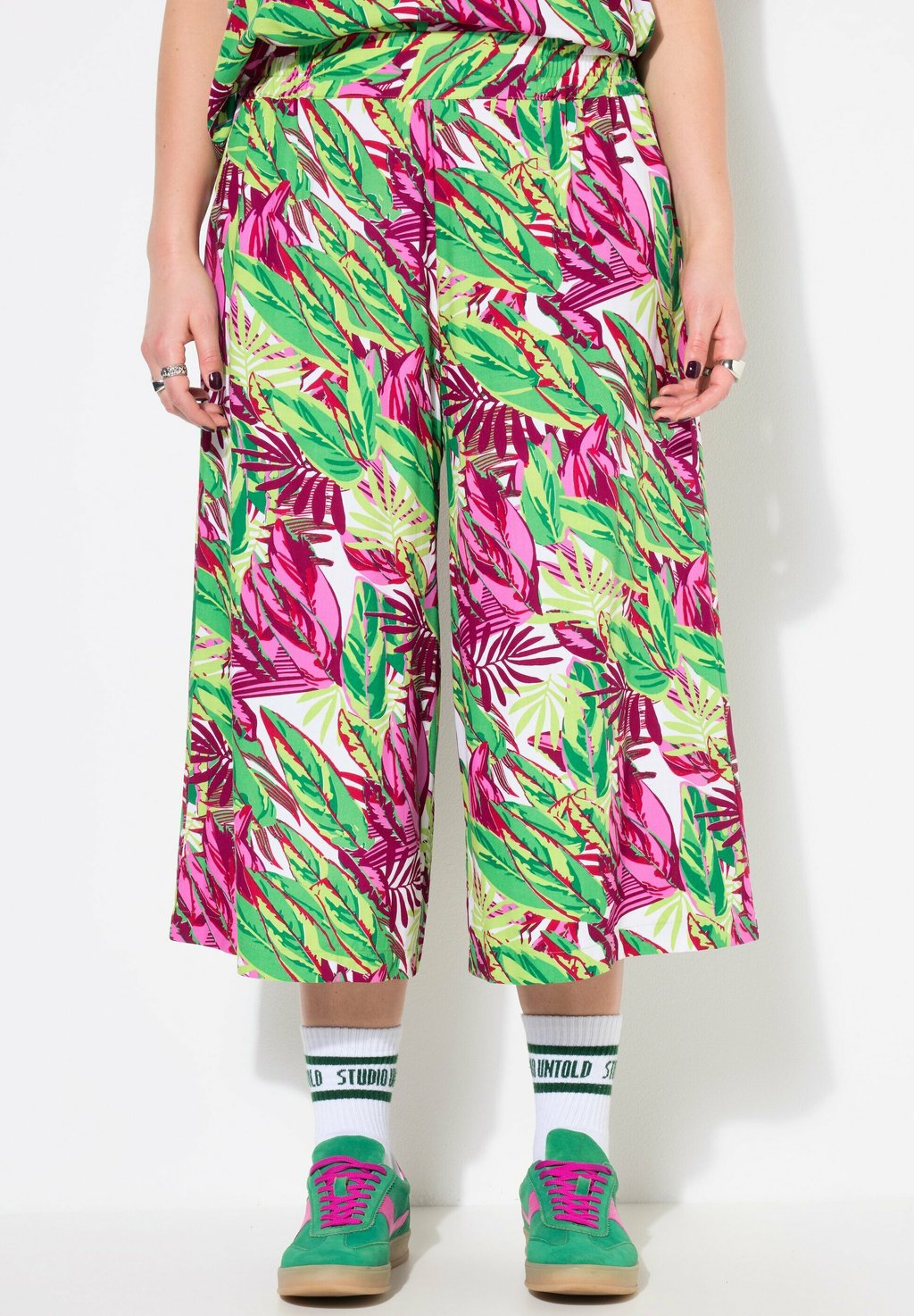 

Брюки LUSH JUNGLE PRINT ELASTIC WAIST Studio Untold, зеленый