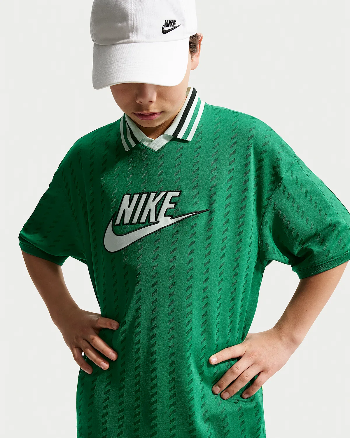 Детская футболка с коротким рукавом Nike Sportswear, Malachite/Barely Green/Black/Barely Green — фото 3