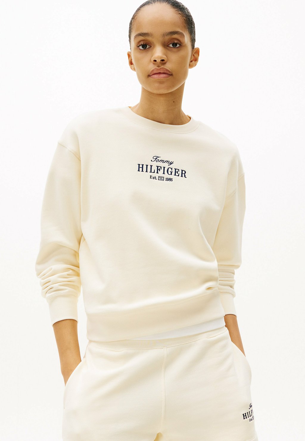 

Толстовка LOGO EMBROIDERY Tommy Hilfiger, кремовый