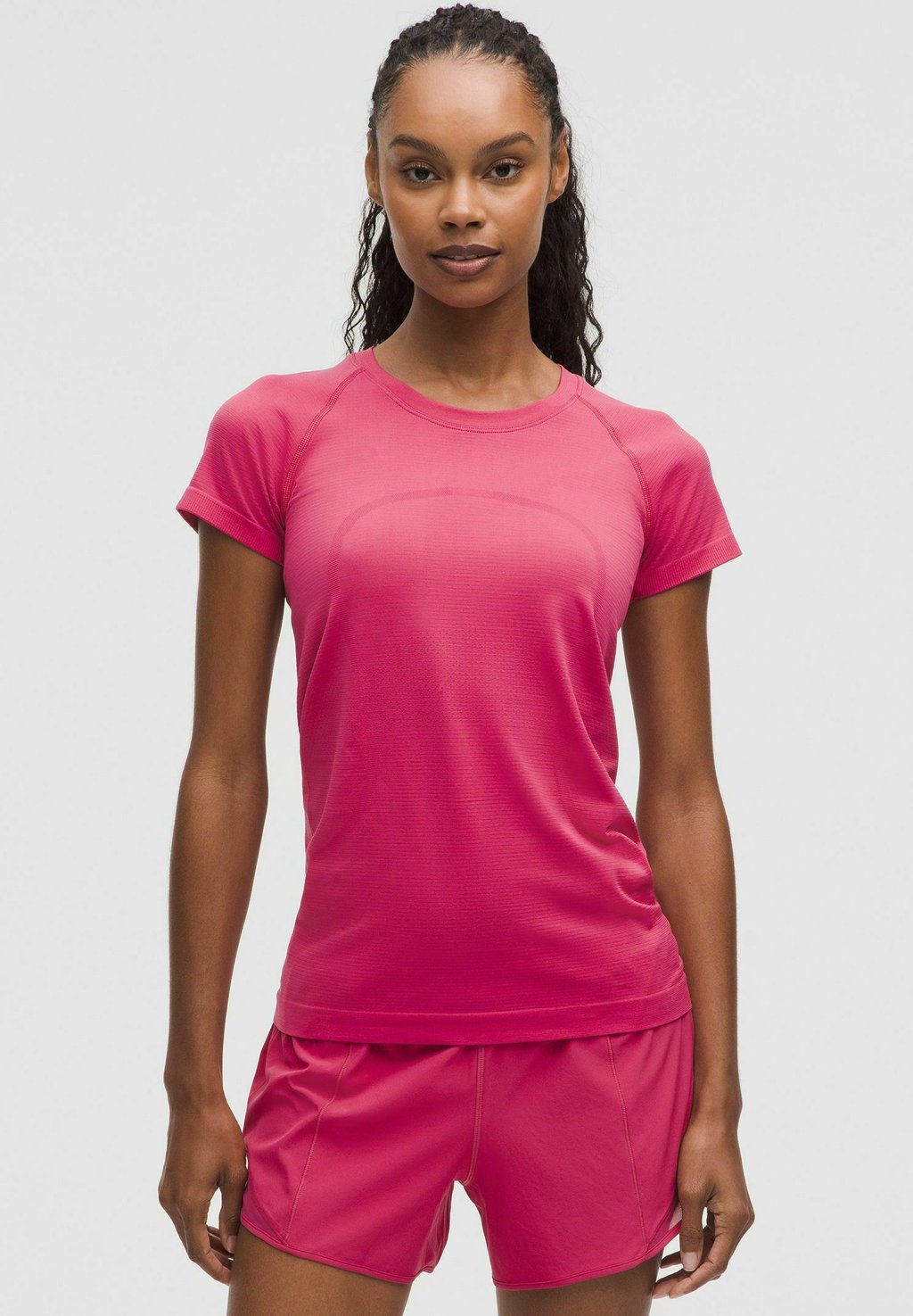 

Базовая футболка SWIFTLY TECH SHORT SLEEVE 2.0 lululemon, розовый