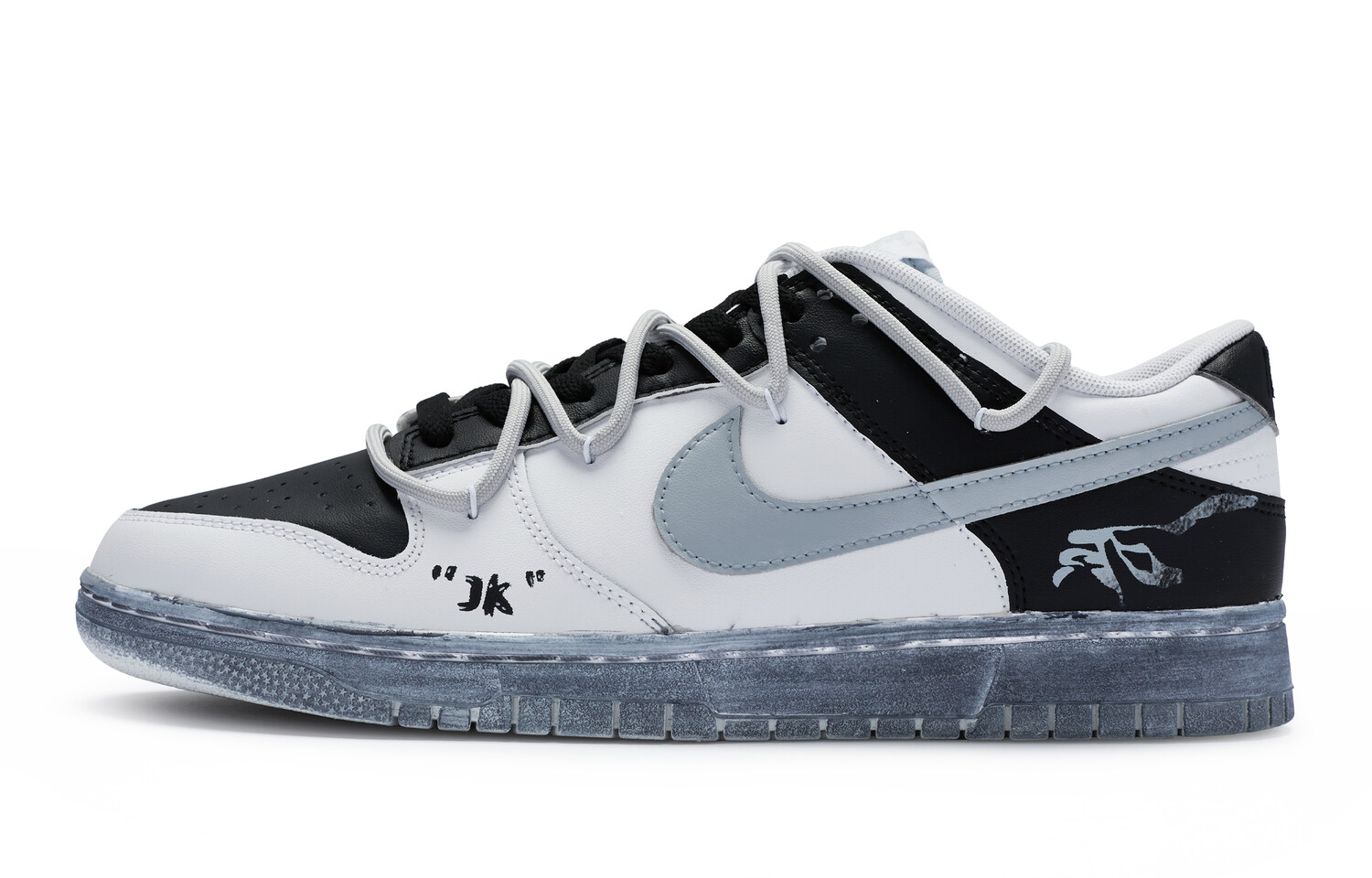 

Кроссовки Nike Dunk Skateboard Shoes Women's Low-Top Black White/Silver