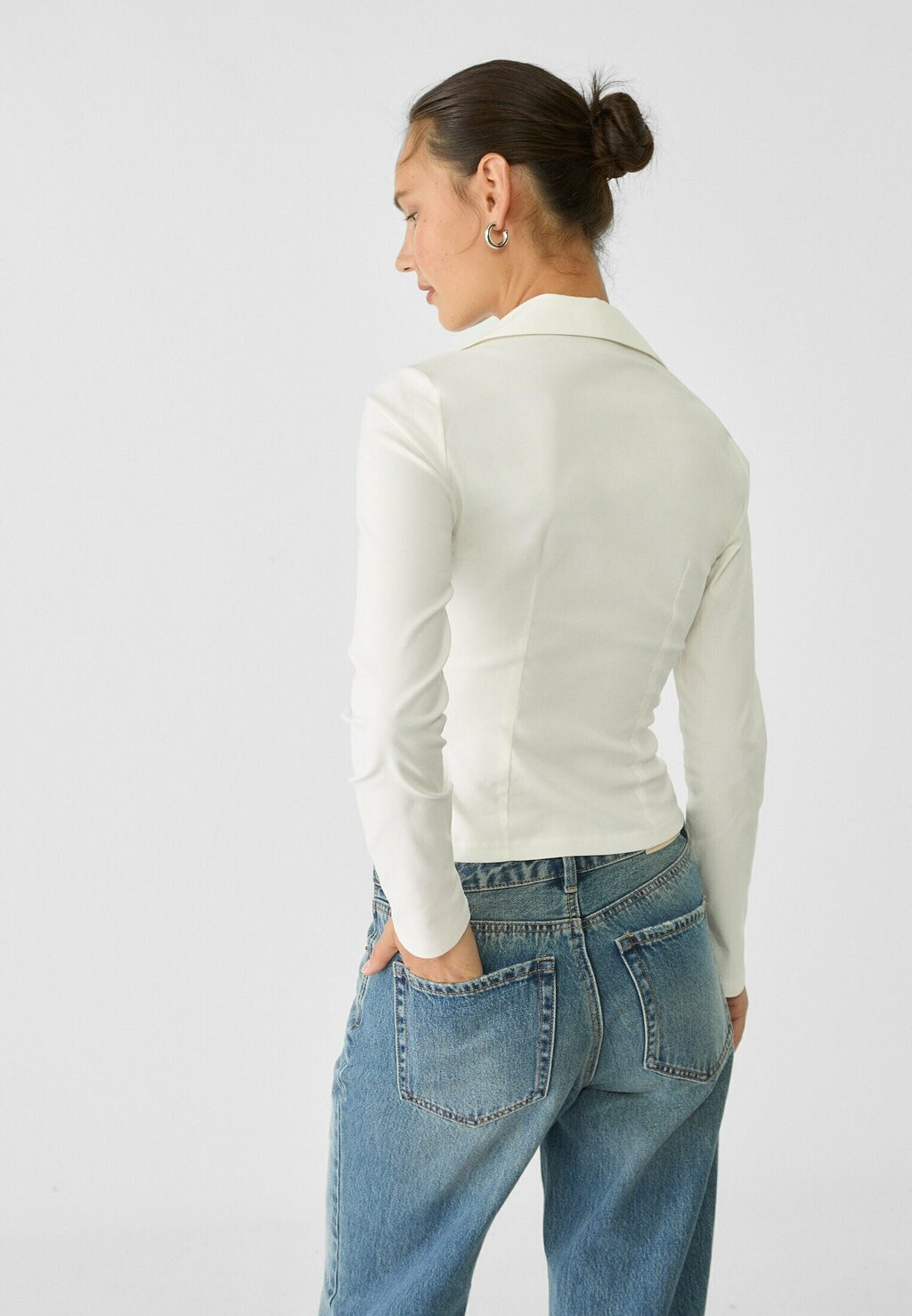 

Блуза FITTED ZIPPED Stradivarius, белый