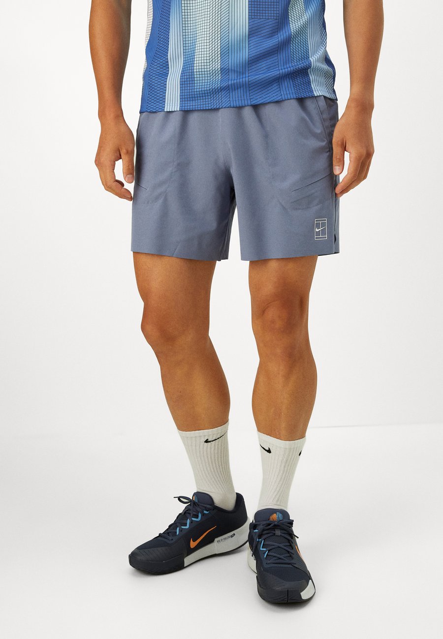 

Спортивные шорты Nike Performance NIKECOURT ADVANTAGE SHORT, World Indigo/White/Blue-Grey