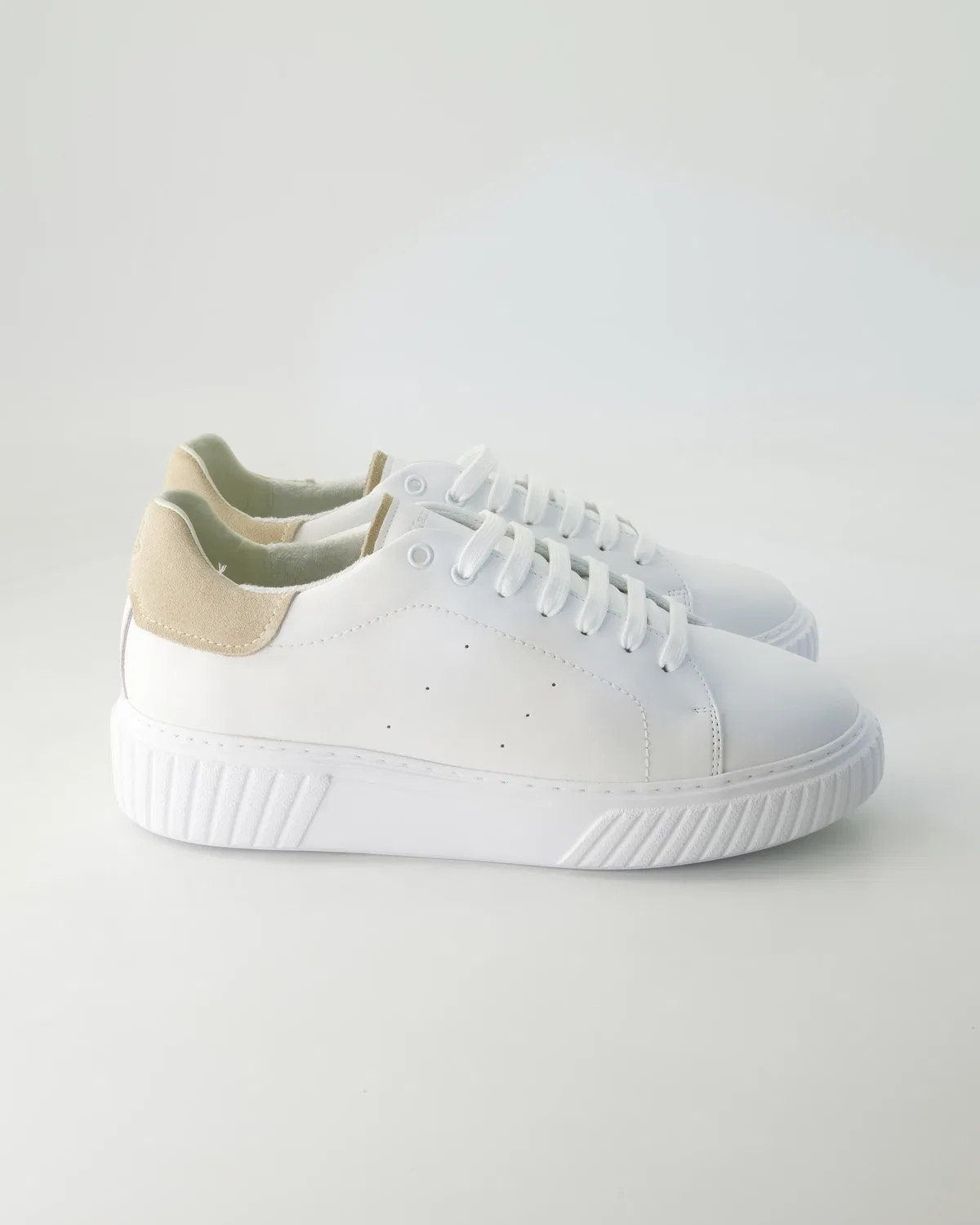 Кроссовки низкие из гладкой кожи, Marc O'Polo Shoes, белый — фото 2