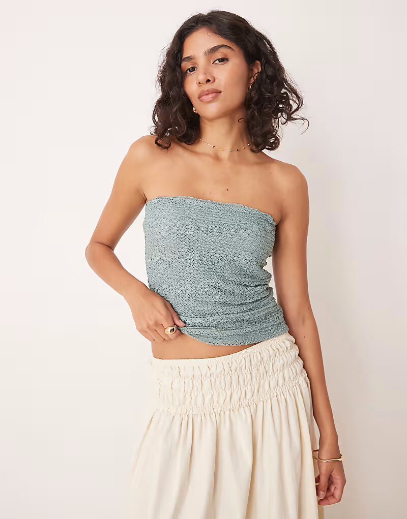 

Вязаный крючком полупрозрачный удлиненный топ-бандо цвета шалфея Asos Design