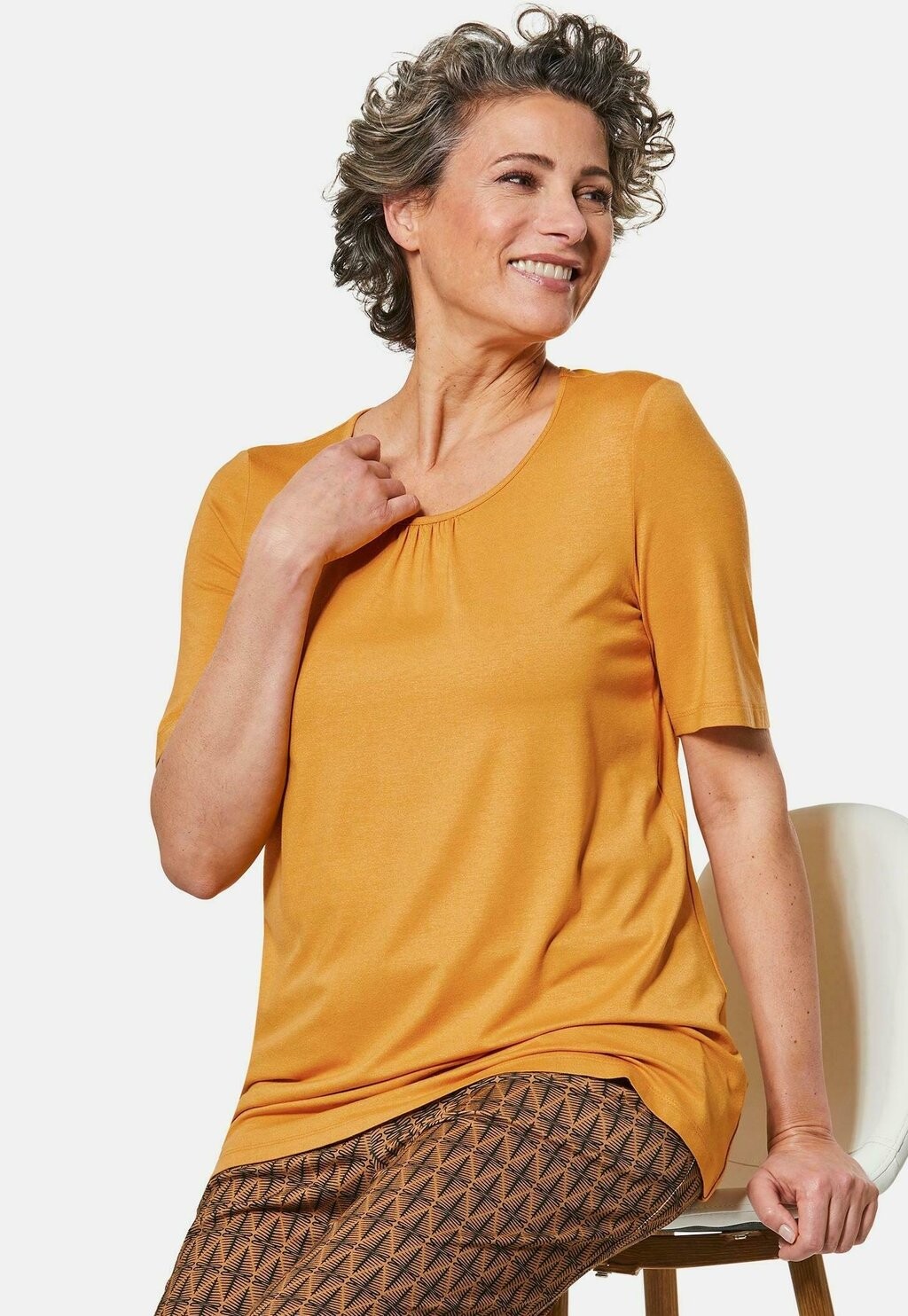 

Базовая футболка GOLDNER, темно-желтый