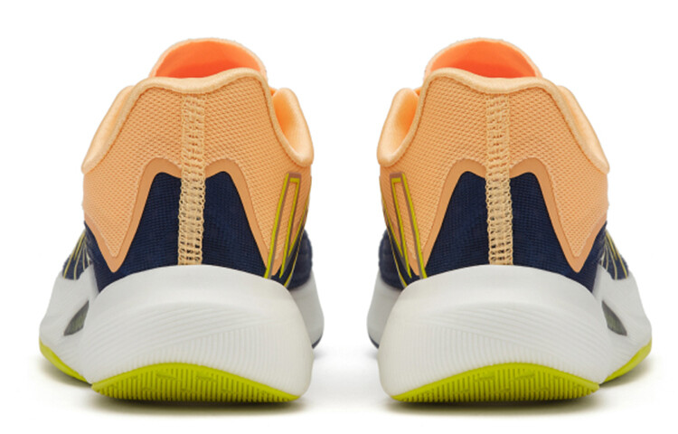 Кроссовки New Balance NB FuelCell Series Женские — фото 3