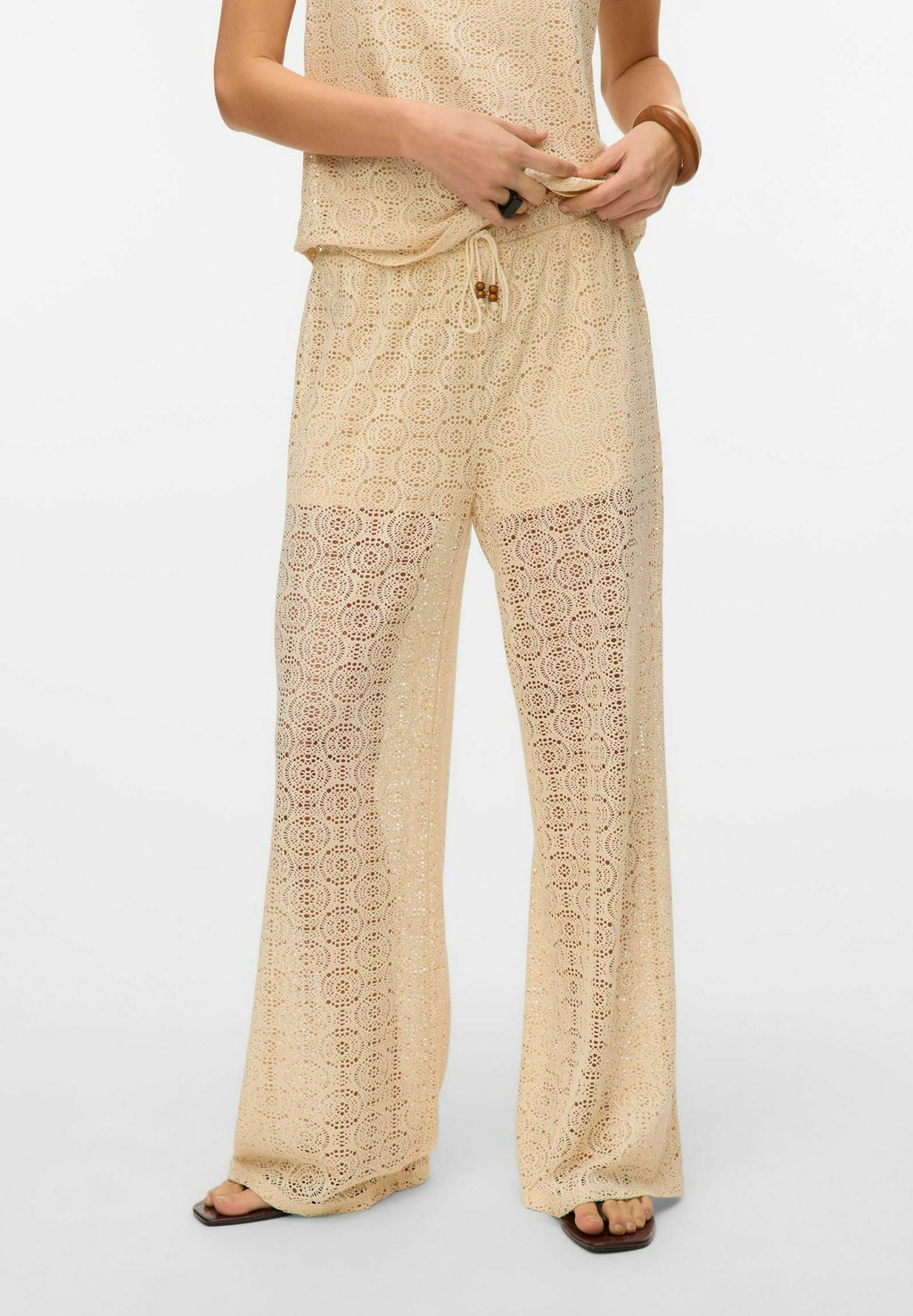 

Брюки MIT WEITEM BEINSCHNITT VMMAYA MITTLERE TAILLE Vero Moda, кремовый