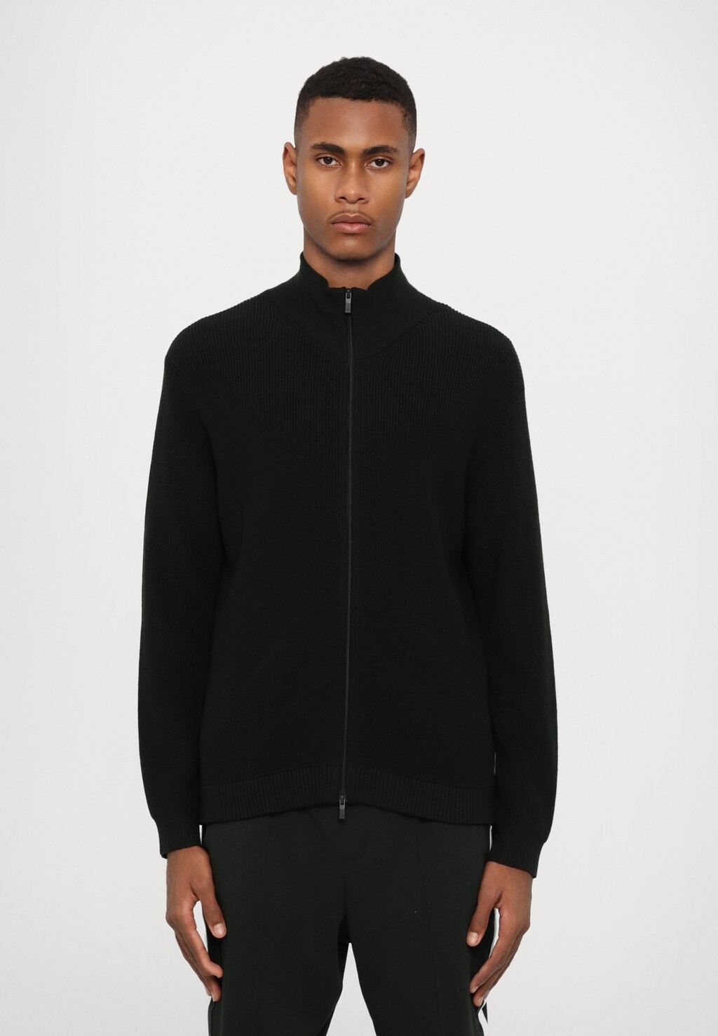

Кардиган Armani Exchange, черный