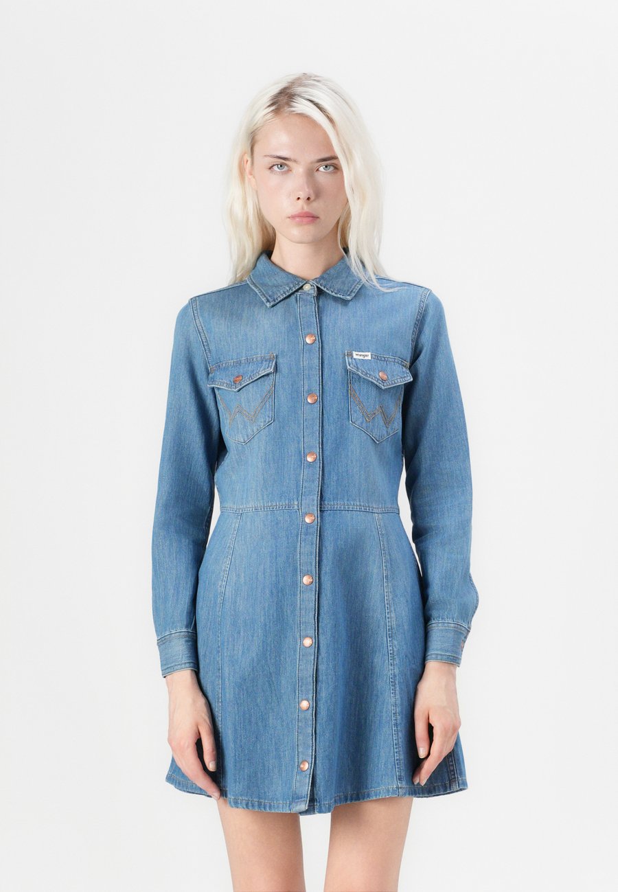 

Платье Wrangler SHIRT DRESS, Frost/Blue Denim