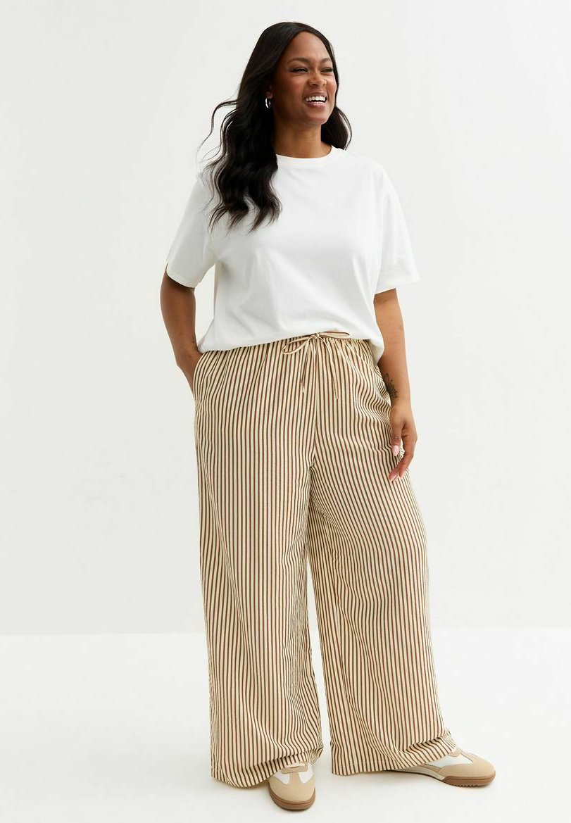 

Брюки CURVES STRIPED SEERSUCKER New Look Curves, коричневый